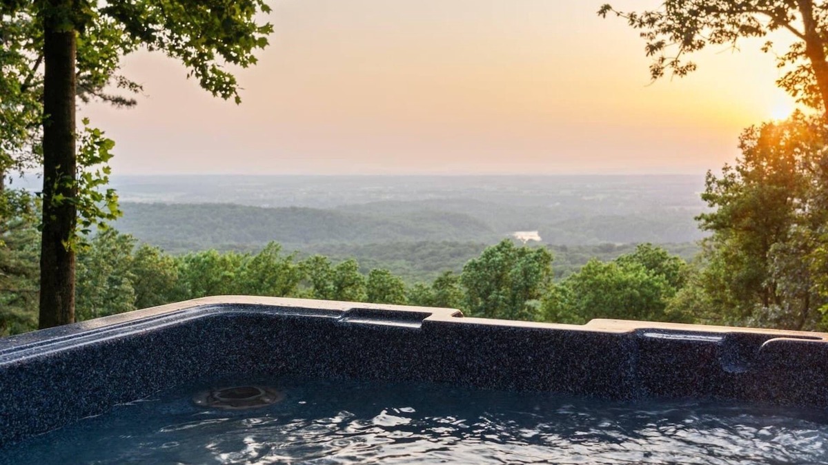 Kabletown Cottage | Cottage w/Hot Tub and 100-Mile Valley Views!