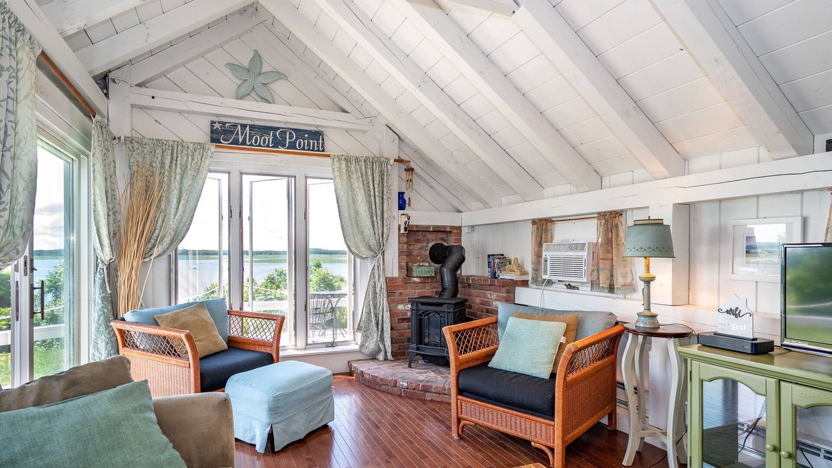 Great Neck Cottage | Cottage with Direct Water Access!