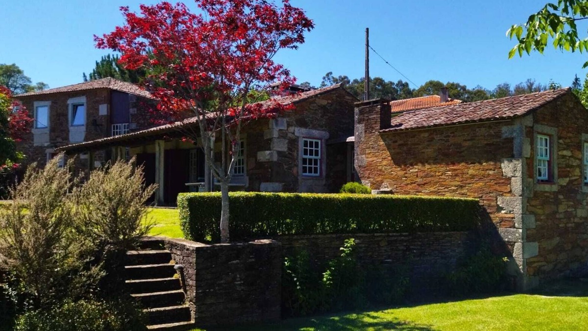 Riba de Ancora Cottage | Cottage with garden and pool, in a between-sea-and-mountain quiet village