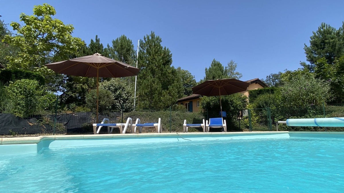 Pays-de-Belves House | cottage with heated pool for 5 people, covered terrace, free wifi