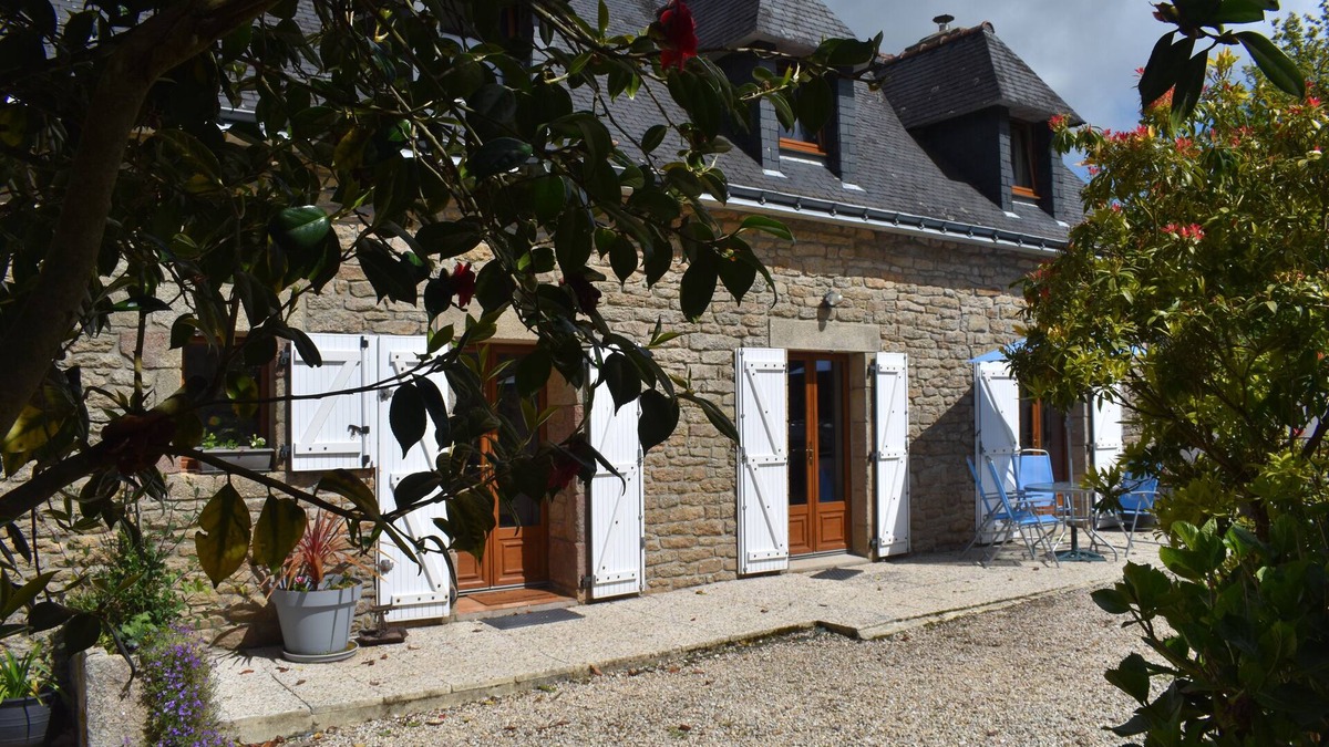 Langonnet Cottage | Cottage with HEATED INDOOR POOL/SPA facilities Langonnet Morbihan ,Brittany