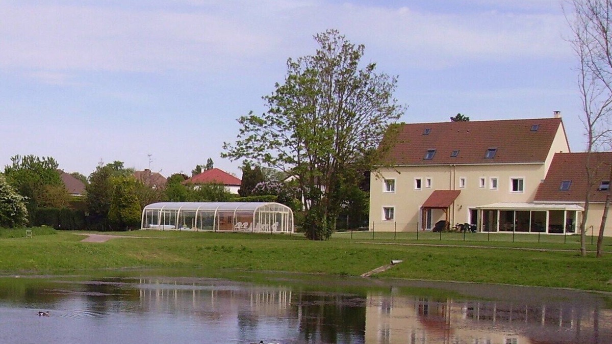 Ranville Apartment | Cottage with heated indoor pool