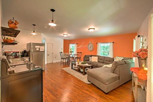 Elizabethville House | Cottage with Hot Tub and Fire Pit By Mahantango Creek
