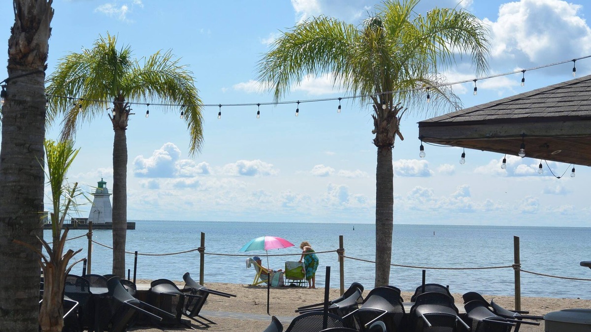 Port Dover Apartment | Cottage with Pool, Dock and close to Sandy Beach