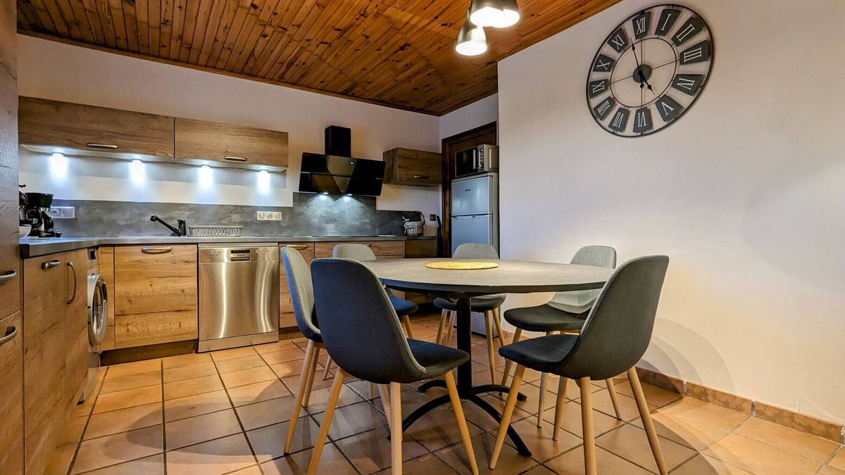 La Fagette Cottage | Cottage with private terrace and garden in Saugues, all inclusive