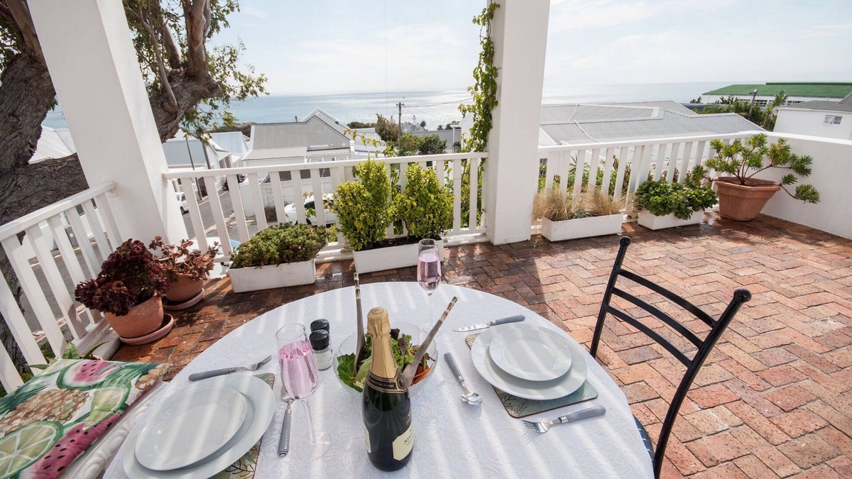 Simon's Town Cottage | Cottage with Sea Views