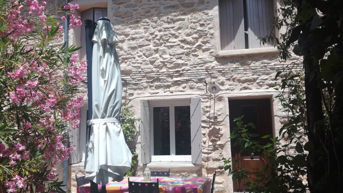 Le Barroux House | Cottage with swimming pool in a quiet hamlet in the heart of orchards: authentic stay!