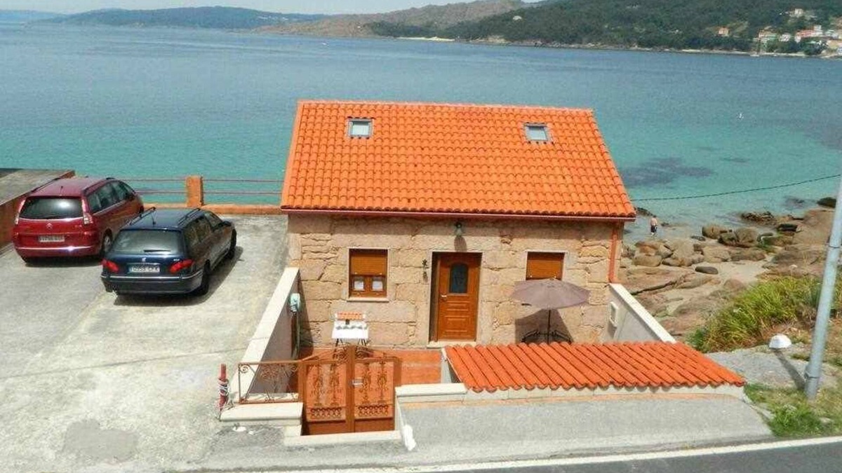 O Pindo House | Cottage with terrace in O Pindo