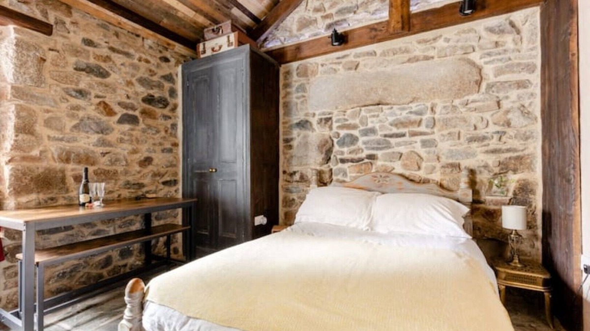 Camborne Cottage | Cottage/Wood Burner Long Stays Welcome