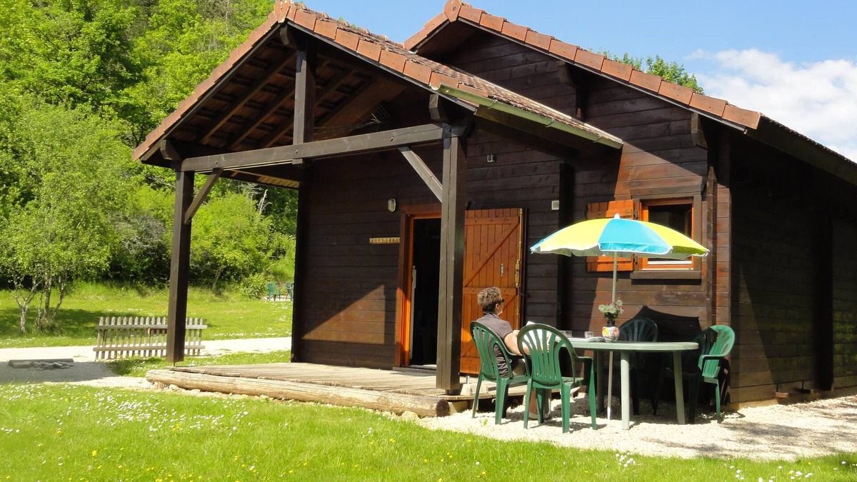 Saint-More Ski Chalet | Cottage wooden chalet near Vézelay in the countryside