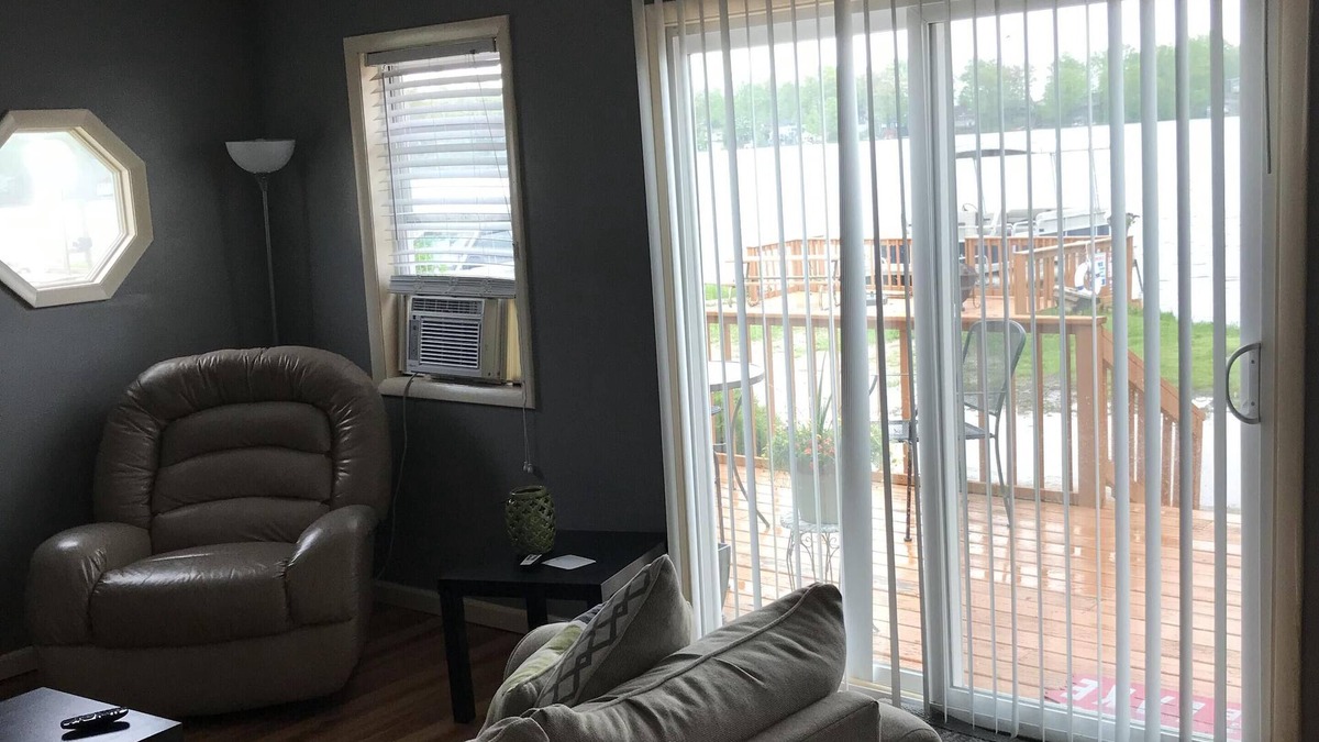 Delton Cottage | Cottages available on Crooked Lake.