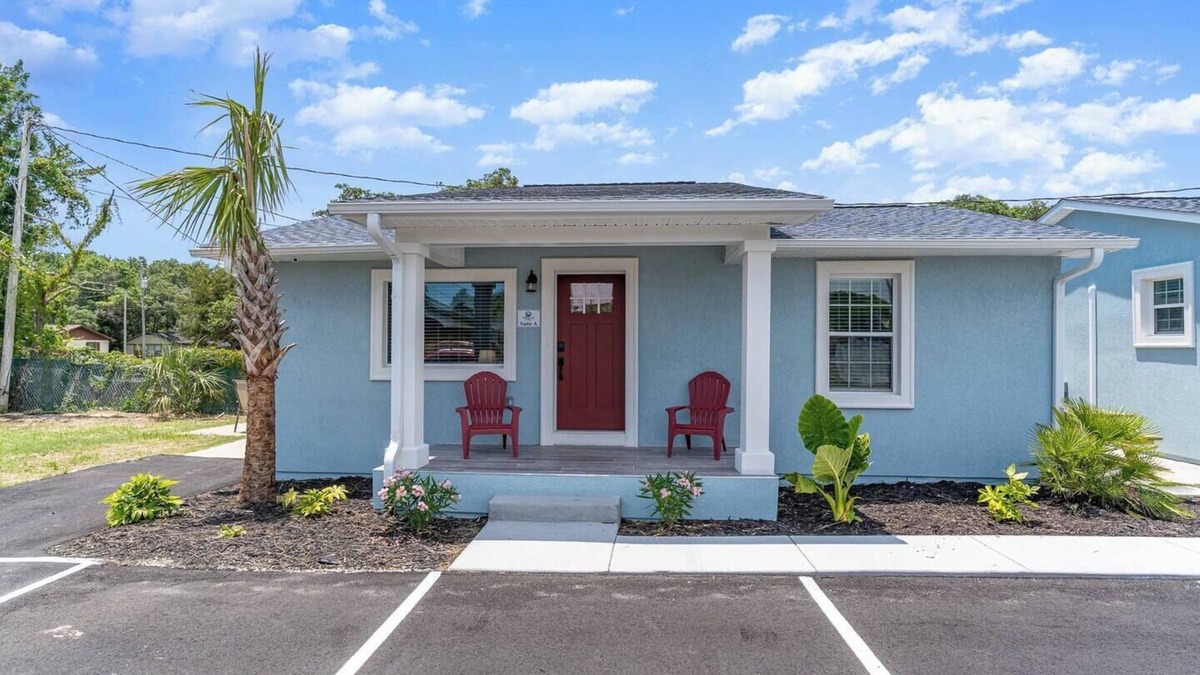 Atlantic Beach House | Cottages @ Pearl Beach - Walk to Beach -Suite A