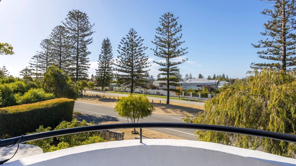 Cottesloe Apartment | Cottesloe Beach Deluxe Apartment