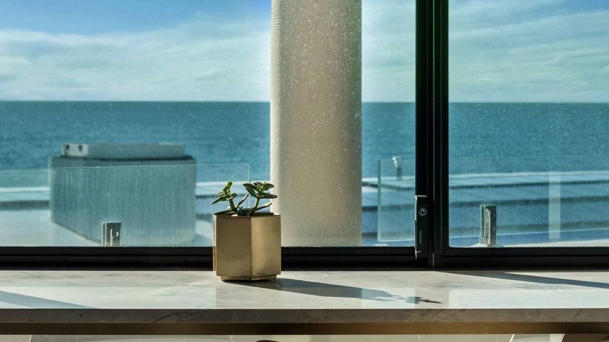 Cottesloe Apartment | Cottesloe Neue Blue Apartment
