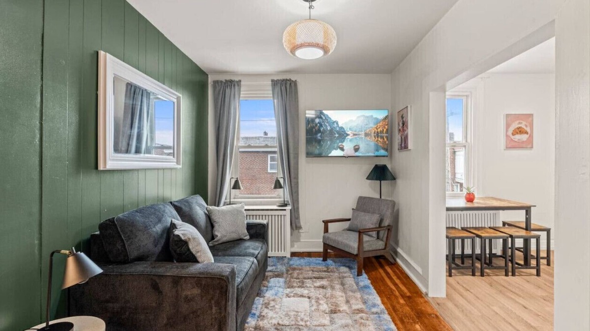 Delair Apartment | Cottman Retreat Free Parking