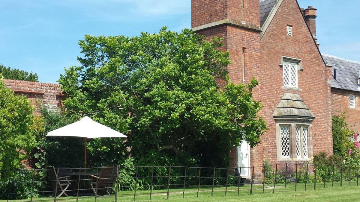 Whitchurch Cottage | Cotton Cottage has some unique features, including a Jacobean style turret.