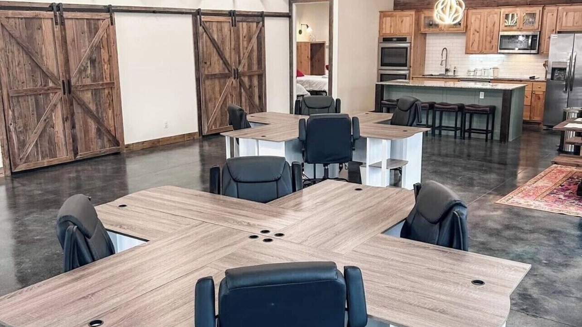 Sand Springs Resort | Cottonlove Crafthouse Sewing/Craft Retreat: Sand Springs Weekend escape, 8 beds.