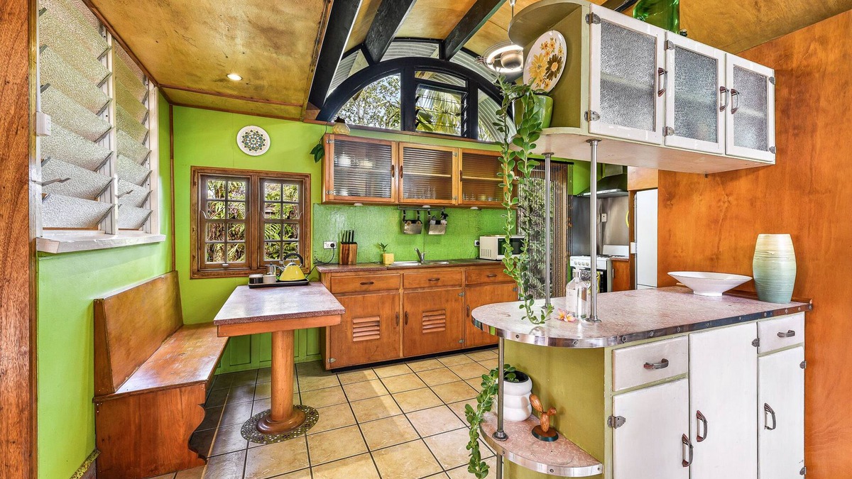 Mudjimba Cottage | Cottonwood Cottage - 'Pet Friendly' couples escape