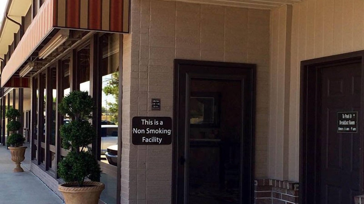Phillipsburg Hotel | Cottonwood Inn