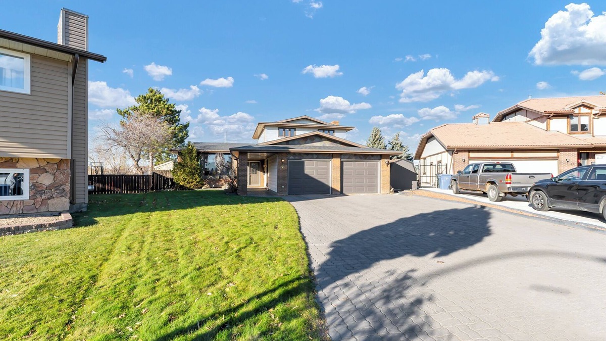 Medicine Hat House | Coulee View Inn