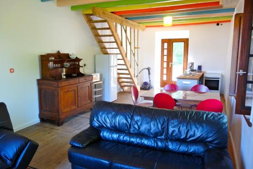 Saint-Priest-sous-Aixe House | Couleurs du Daumail