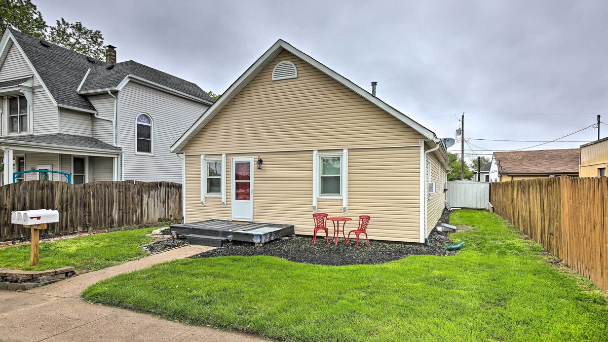Council Bluffs Cottage | Council Bluffs Cottage: Proximity to Parks!