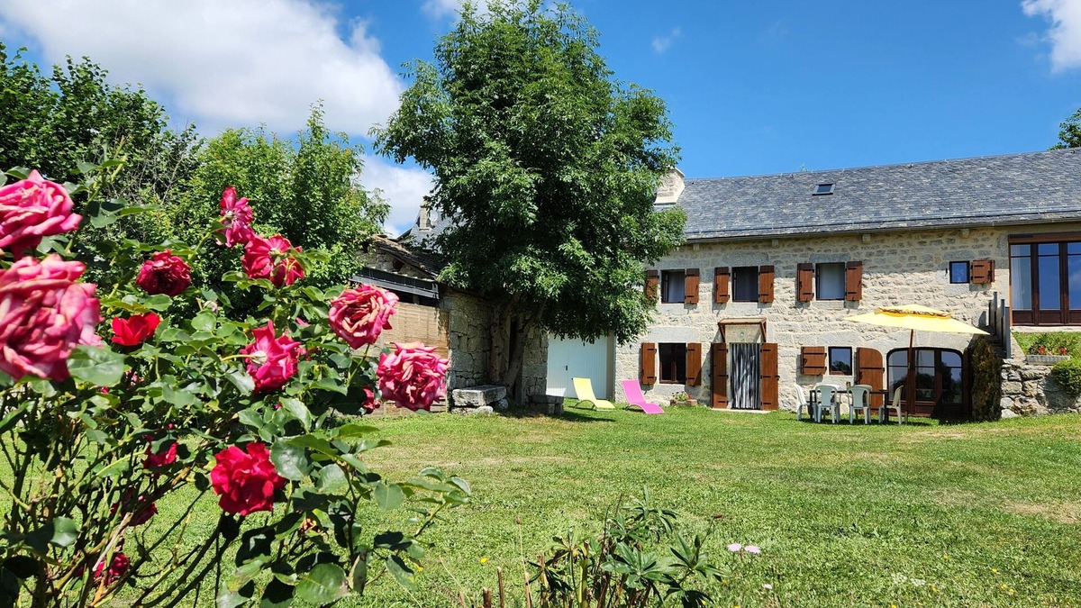 Saint-Alban-sur-Limagnole House | Country house in the heart of the Margeride in Lozère. Quiet, secure grounds.