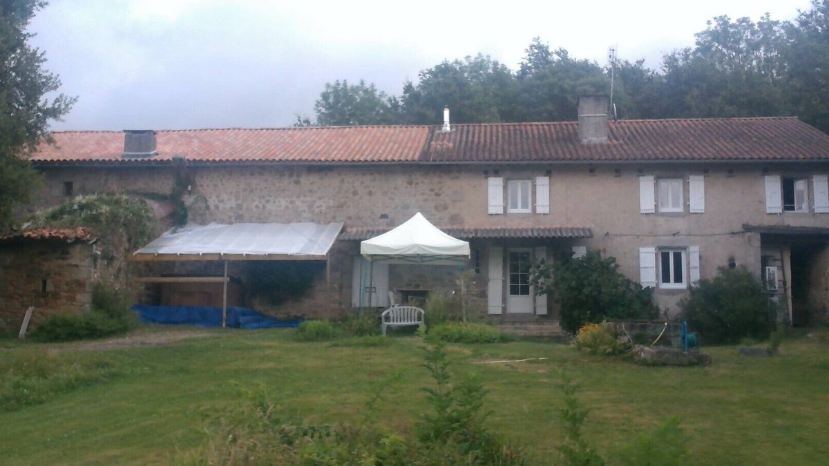 Saint-Barthelemy-de-Bussiere House | Country house (jacuzzi/terrace/park/hiking/mushrooms)