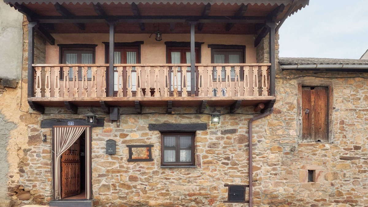 Noceda House | Country House 'Abuelo Jose I I' with Mountain View, Balcony and Wi-Fi