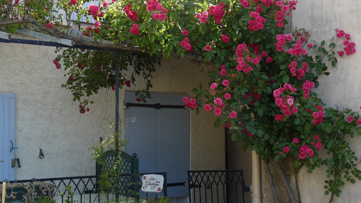 Le Chaffaut-Saint-Jurson Cottage | country holiday home - Le chaffaut