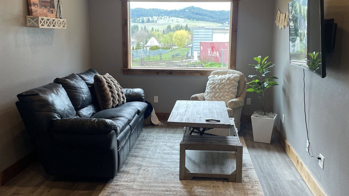 Moscow Cottage | Country 2-Bedroom Cottage with a gorgeous view