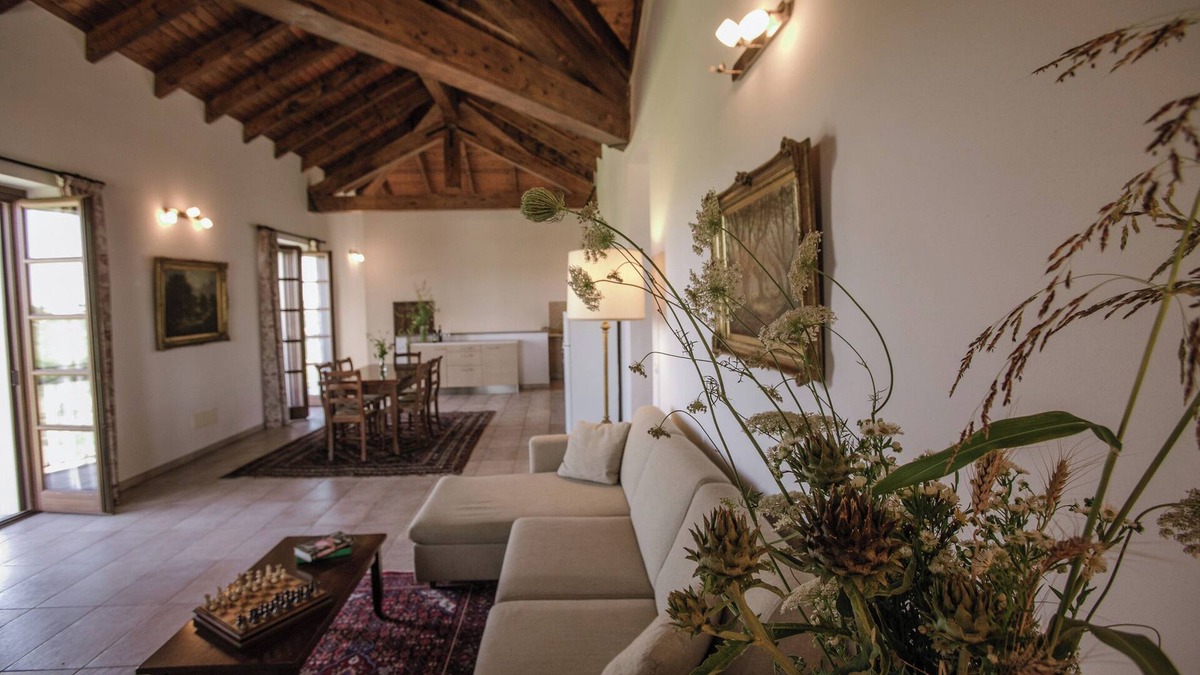 Isola d'Asti Condo | Country apartment Moretti Winery