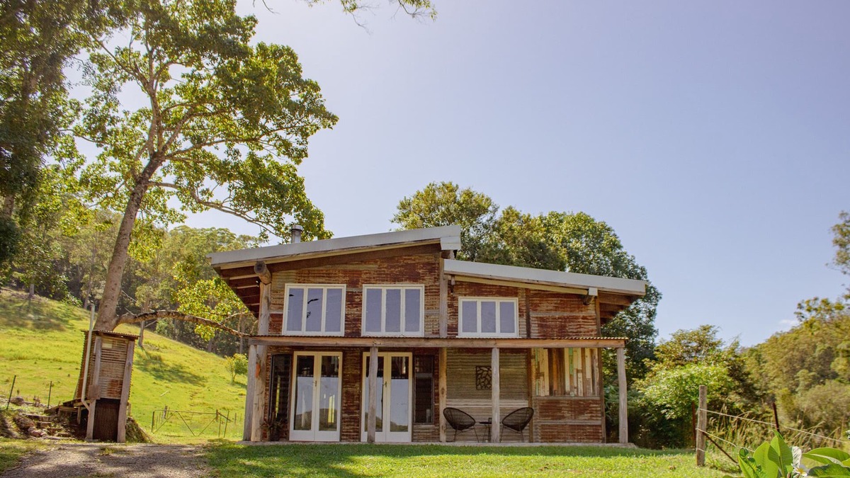Uki House | Country Barn Retreat