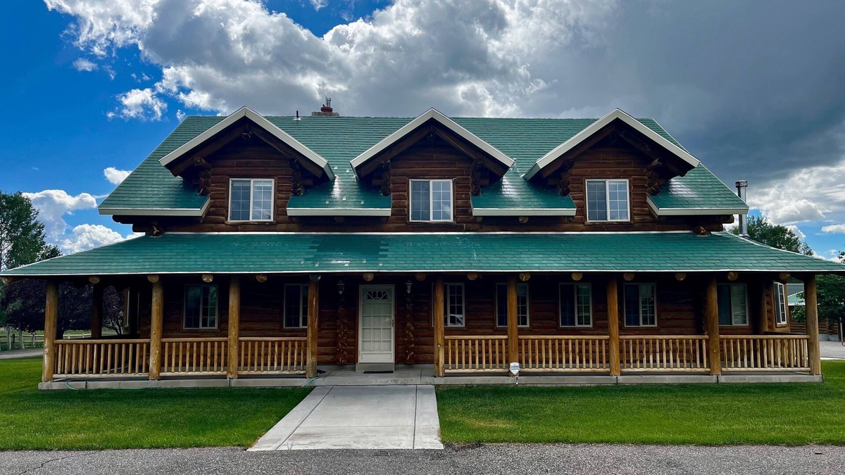 Fairview Cabin | Country Cabin 25 Acres w/pond