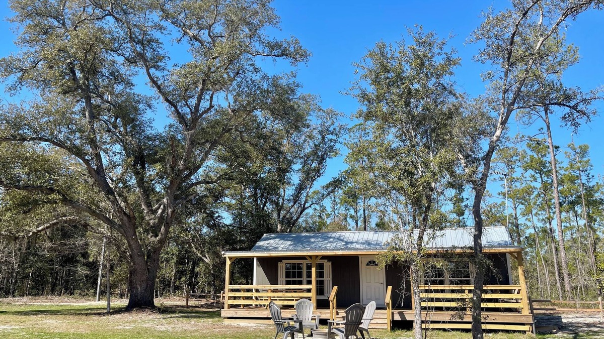 Clarksville Cabin | Country Cabin in Private Setting