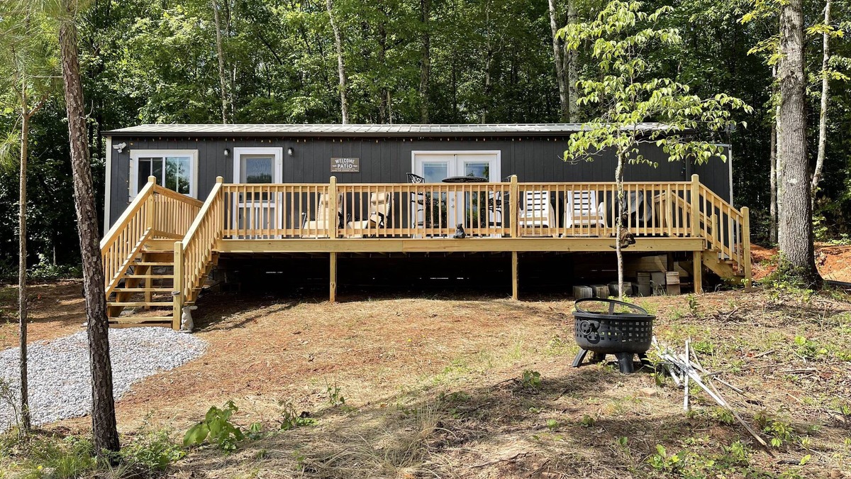 Abbeville Cabin | Country Cabin on Pond Hosted by Randy and Max