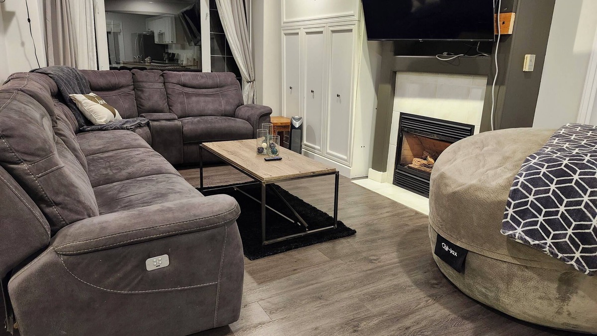 Salmon Valley Other | Country Charm- 3 Bedroom Main Floor with Hot Tub that Sleeps 9