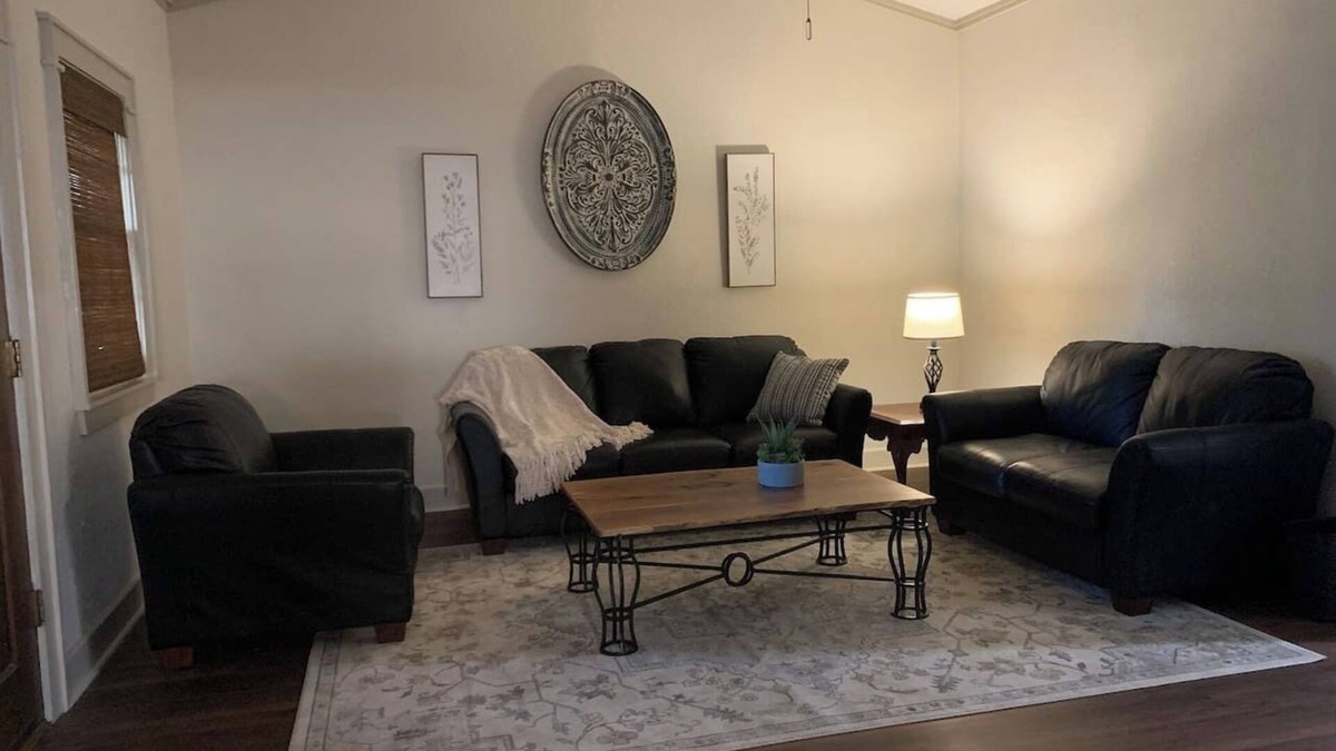 Magnolia House | Country Charm & Comfort