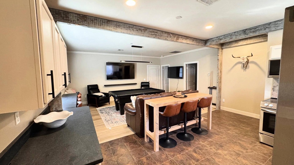 Payne County House | "Country Charm & Game Room Fun, Pool Table, Screens, & Xbox, Close to Stilly!"