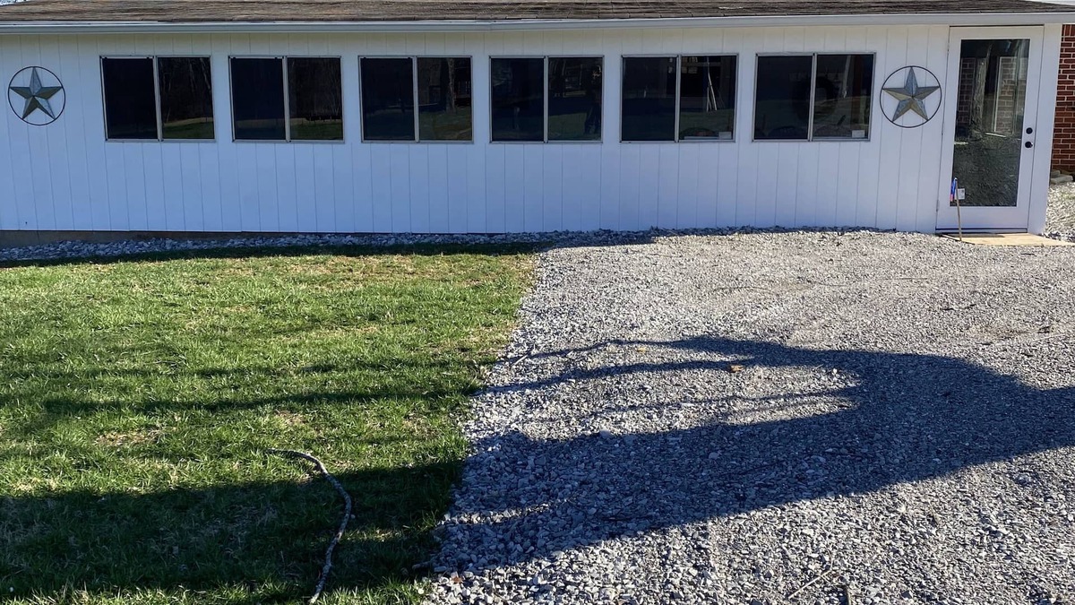 Estill Springs House | Country Charmer near lake new hot tub handicap accessible Extended stay