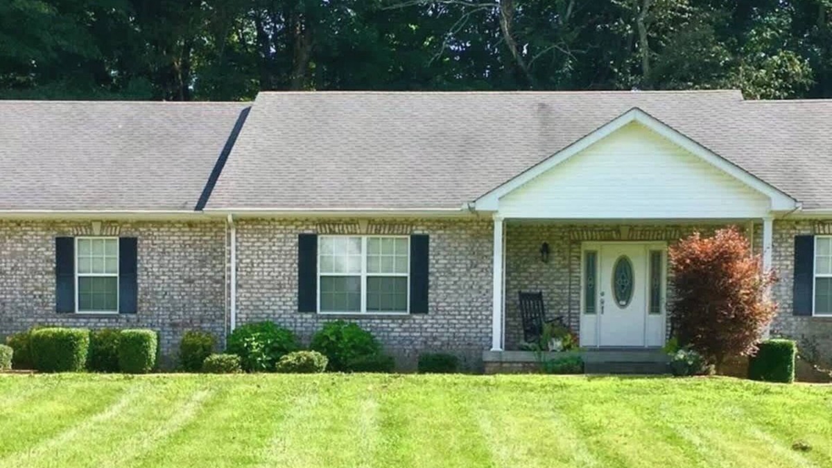 Pleasant View House | Country Chic- 4 BR Home-Quiet Country Road