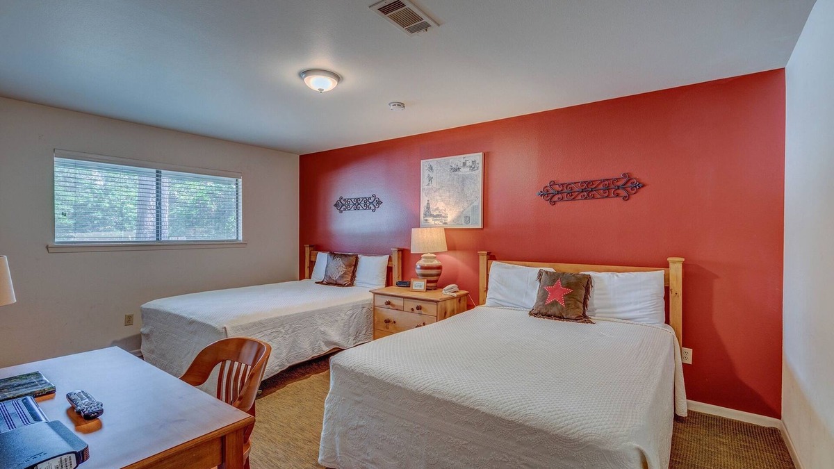 Crown Colony Villa | Country Club Access /with discount Golf when you stay.