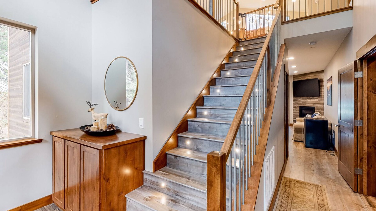Country Club Estates House | Country Club Estates Gem, Hot Tub, Firepit, Game Room, Fireplaces, EV Charger