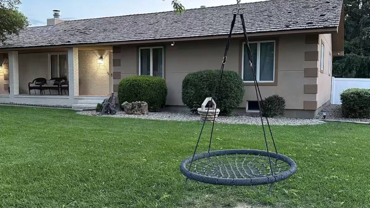 Dodge City House | Country Club Hideaway