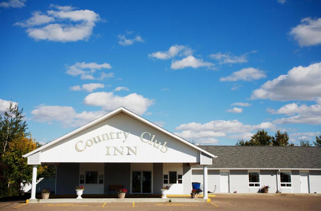 Lacombe Hotel | Country Club Inn