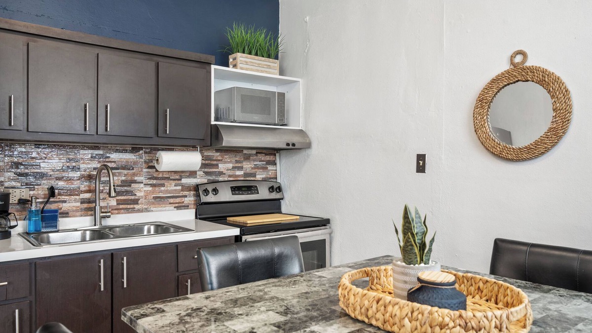 Sabana Llana Norte Apartment | Country Club Oasis - 4BR Retreat W/Hot Tub Bliss
