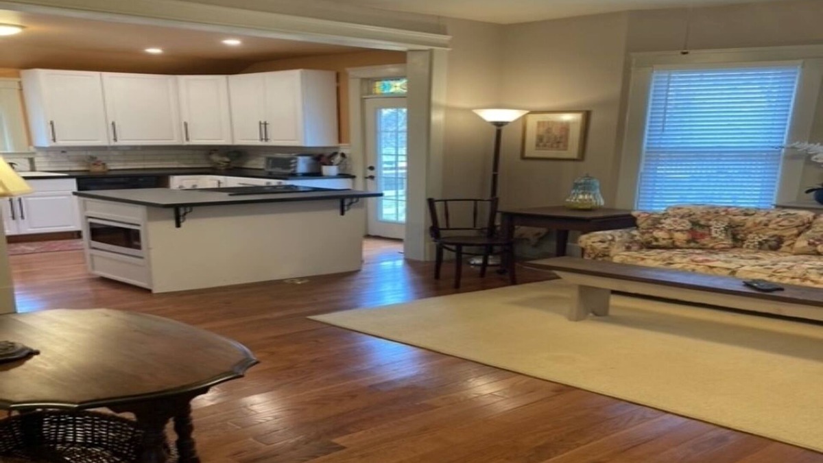 Kingston Springs House | Country Comfort near Nashville at the Flying Pig Inn