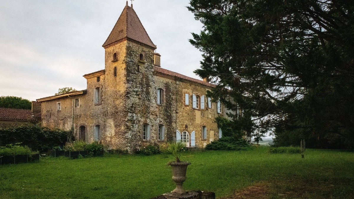 Seailles House | Country Comfort and Historic Charm