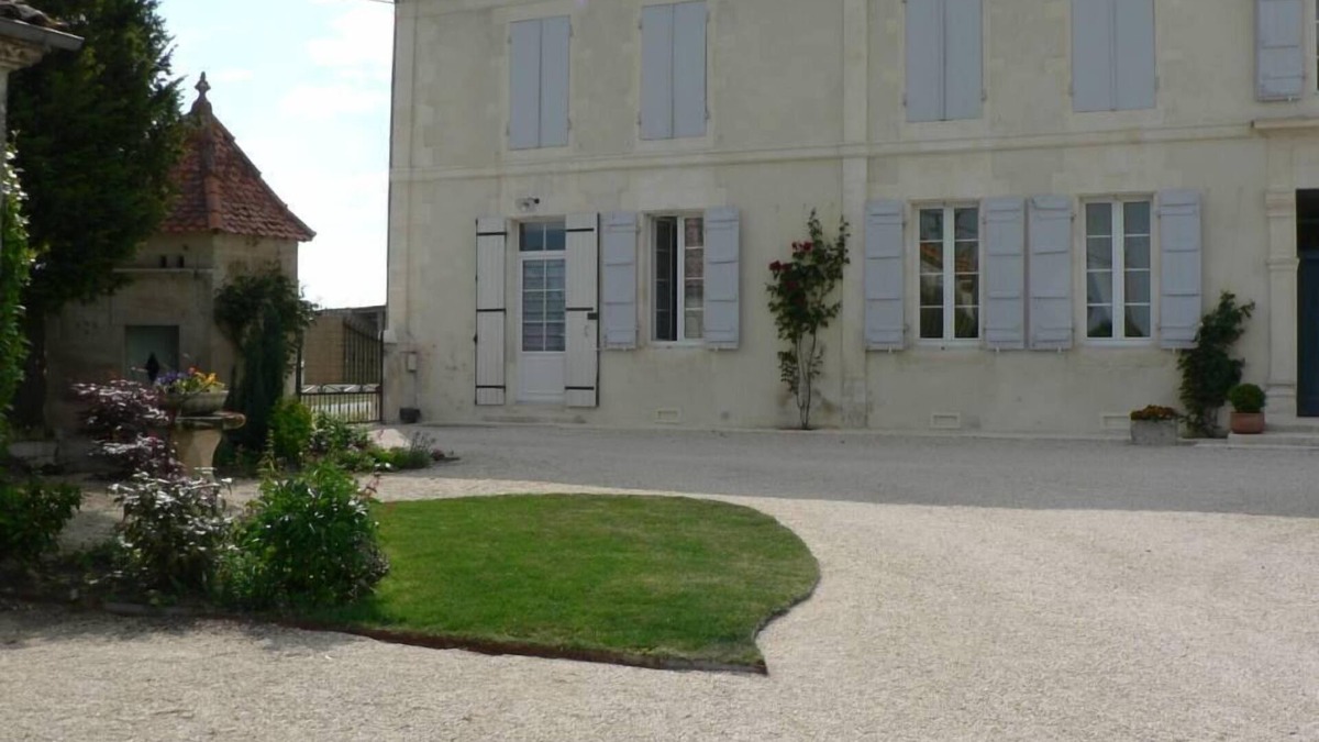 Moings Cottage | COUNTRY COTTAGE with SWIMMING POOL