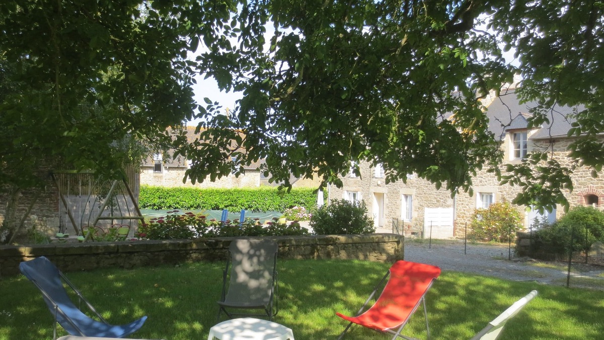 Crehen House | COUNTRY COTTAGE - 15 min. BEACHES - Near ST MALO/DINAN - 2/9 travelers